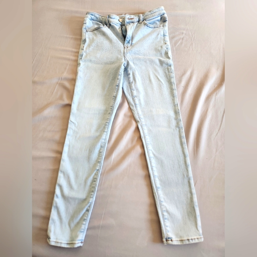 AE Next Level Super-High Waisted Jegging 8 Short Light Wash